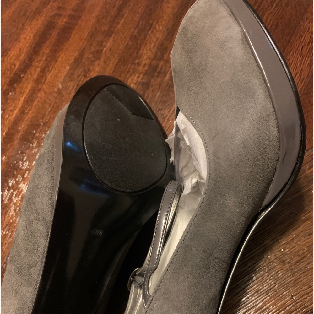 Women’s Heels - Picture 8 of 9